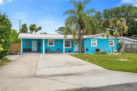 1001 SE 16th Court Stuart FL 34996