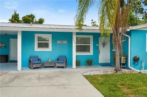 1001 SE 16th Court Stuart FL 34996
