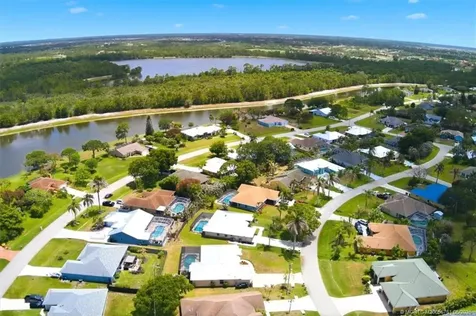 3415 SE Hart Circle Port St Lucie FL 34984