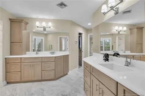 9067 SE Star Island Way Hobe Sound FL 33455