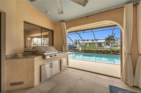 9067 SE Star Island Way Hobe Sound FL 33455