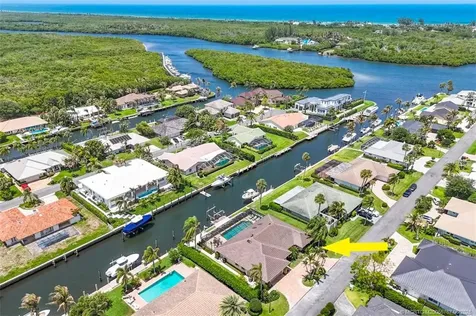 9067 SE Star Island Way Hobe Sound FL 33455