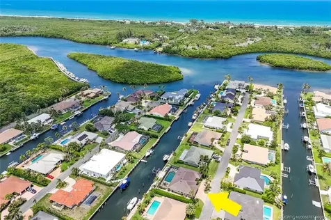 9067 SE Star Island Way Hobe Sound FL 33455