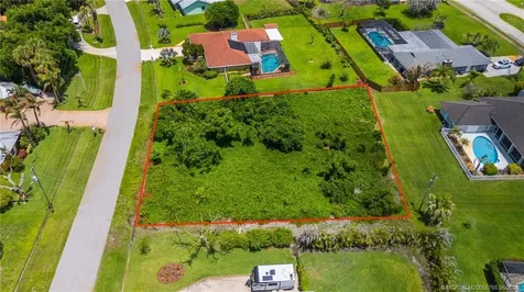 2012 SE Giffen Avenue Port St Lucie FL 34952