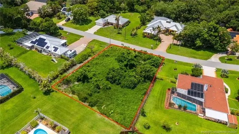 2012 SE Giffen Avenue Port St Lucie FL 34952