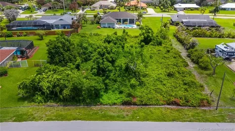 2012 SE Giffen Avenue Port St Lucie FL 34952