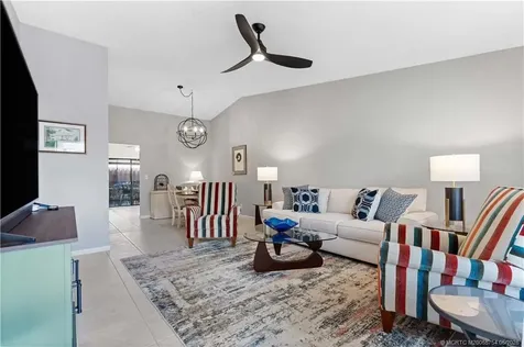 8156 SE Villa Way Hobe Sound FL 33455