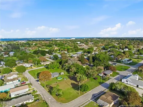 814 N 16th Street Fort Pierce FL 34950