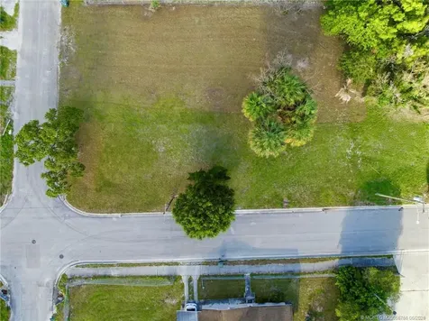 814 N 16th Street Fort Pierce FL 34950