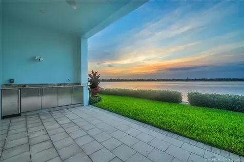 104 Water Club N North Palm Beach FL 33408