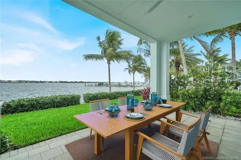104 Water Club N North Palm Beach FL 33408