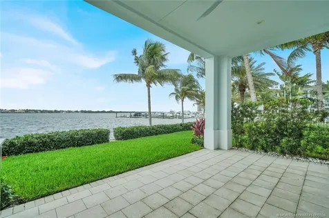 104 Water Club N North Palm Beach FL 33408