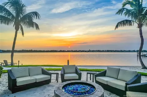 104 Water Club N North Palm Beach FL 33408