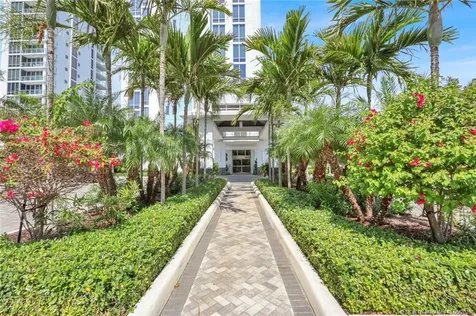 104 Water Club N North Palm Beach FL 33408