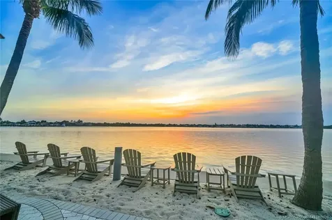 104 Water Club N North Palm Beach FL 33408