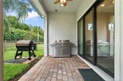 600 SE Villandry Way Port St Lucie FL 34984