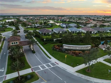 600 SE Villandry Way Port St Lucie FL 34984