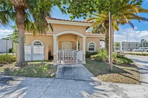 3193 SE Dixie Highway Stuart FL 34997