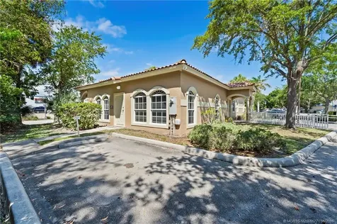 3193 SE Dixie Highway Stuart FL 34997