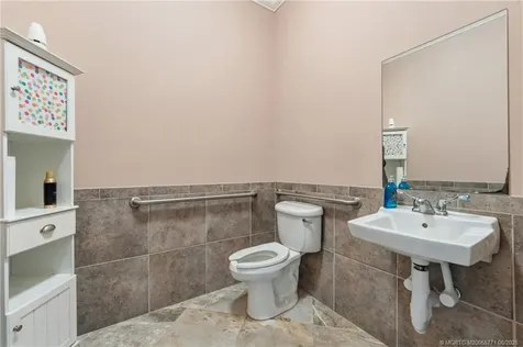 3193 SE Dixie Highway Stuart FL 34997