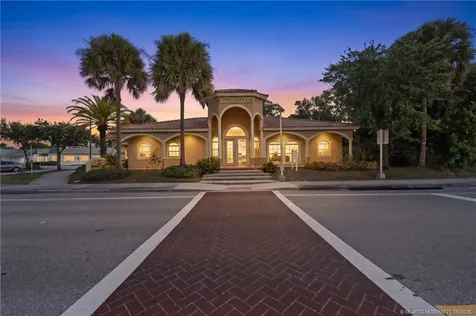 3193 SE Dixie Highway Stuart FL 34997
