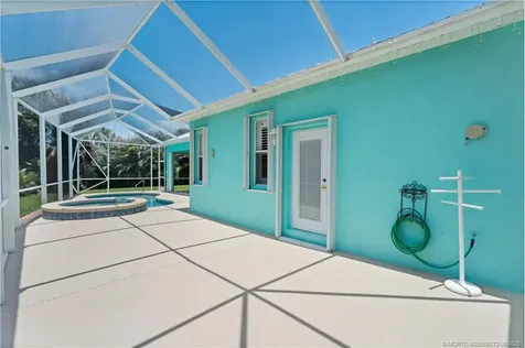 512 NW Sunflower Place Jensen Beach FL 34957