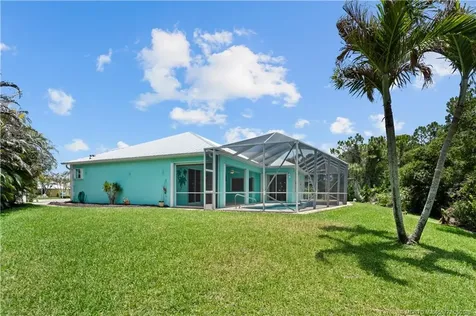 512 NW Sunflower Place Jensen Beach FL 34957