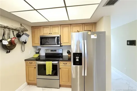 40 NE Plantation Road Stuart FL 34996