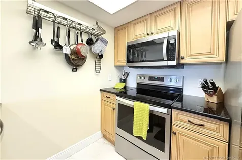 40 NE Plantation Road Stuart FL 34996