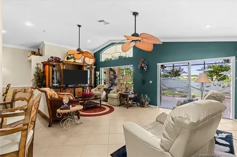 6948 SE Twin Oaks Circle Stuart FL 34997
