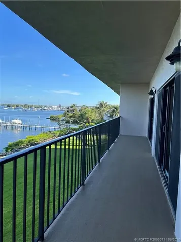 624 SW Saint Lucie Crescent Stuart FL 34994