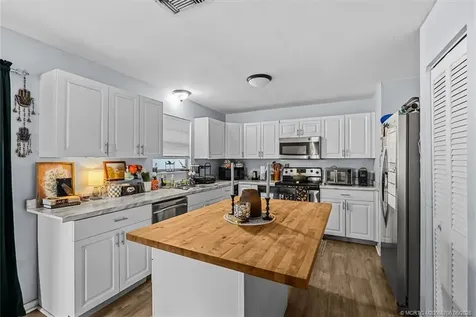 3248 SE Golden Gate Avenue Stuart FL 34997