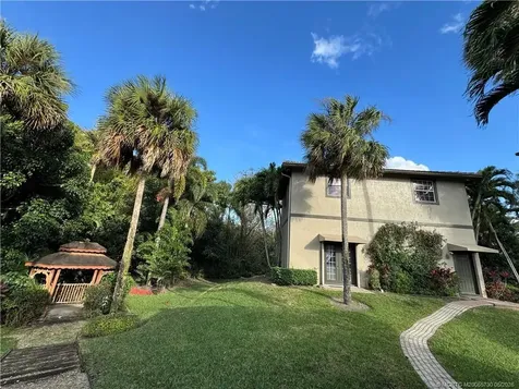 5884 NW 79th Way Pompano Beach FL 33067