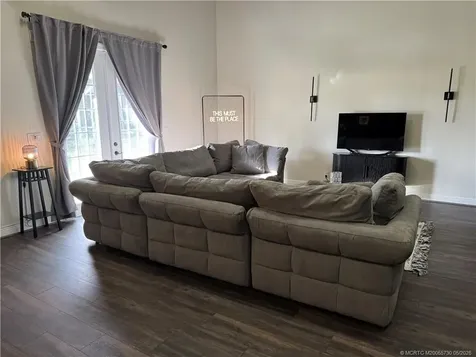 5884 NW 79th Way Pompano Beach FL 33067