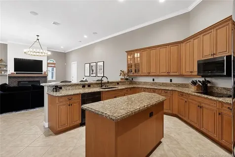 5884 NW 79th Way Pompano Beach FL 33067