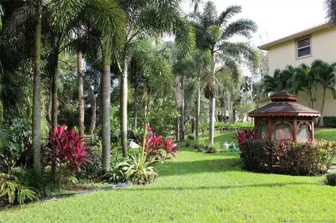 5884 NW 79th Way Pompano Beach FL 33067