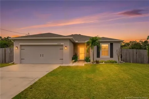 2220 SE Lucaya Street Port St Lucie FL 34952
