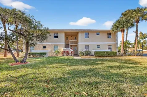 1564 SE Royal Green Circle Port St Lucie FL 34952