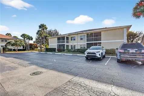 1564 SE Royal Green Circle Port St Lucie FL 34952