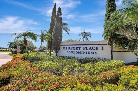 1564 SE Royal Green Circle Port St Lucie FL 34952