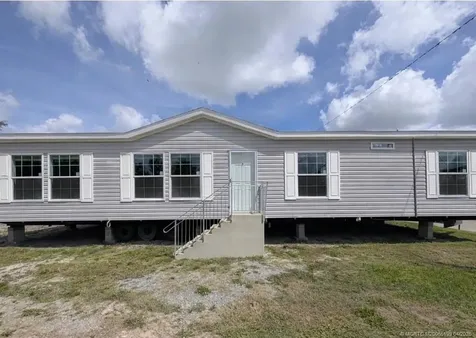 18183 NW 282nd Street Okeechobee FL 34972