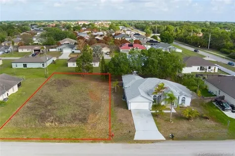 417 SW Prater Avenue Port St Lucie FL 34953