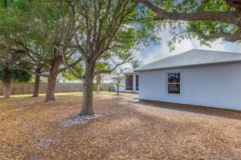 409 SW Prater Avenue Port St Lucie FL 34953