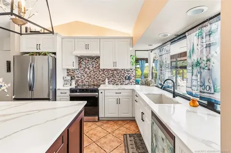 992 SE Thornhill Drive Port St Lucie FL 34983