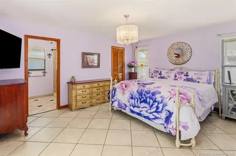 992 SE Thornhill Drive Port St Lucie FL 34983