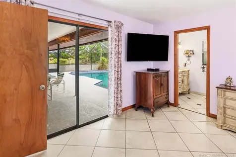 992 SE Thornhill Drive Port St Lucie FL 34983