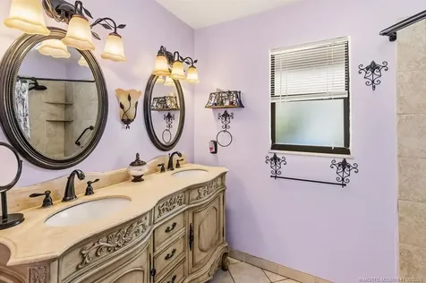 992 SE Thornhill Drive Port St Lucie FL 34983