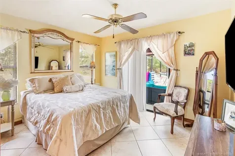 992 SE Thornhill Drive Port St Lucie FL 34983
