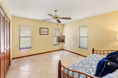 992 SE Thornhill Drive Port St Lucie FL 34983