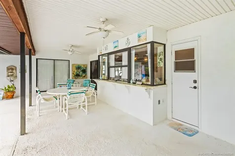992 SE Thornhill Drive Port St Lucie FL 34983